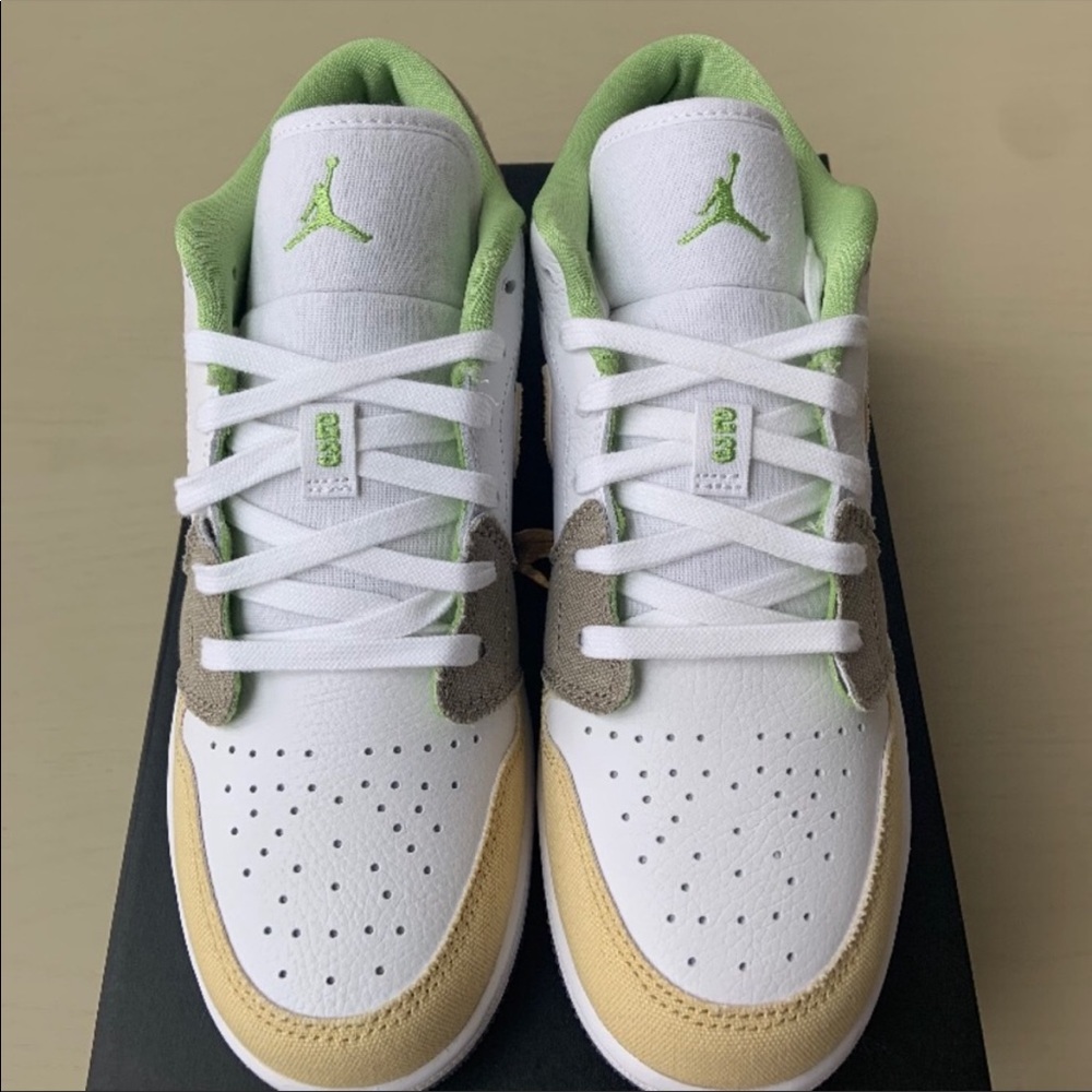 Sold !Air Jordan 1 low / GRIND VIVID green / new 6Y NWT - Picture 2 of 7